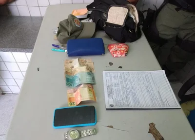 Material recuperado com o acusado