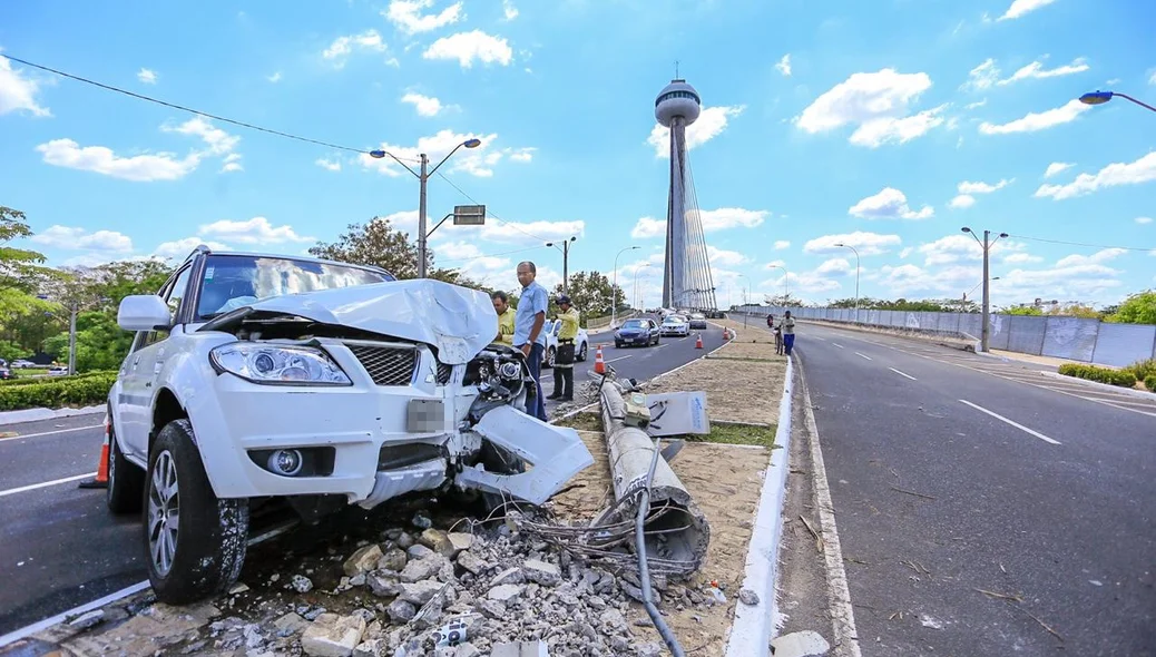 Carro envolvido no acidente na Ponte Estaiada