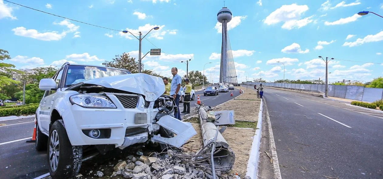 Carro envolvido no acidente na Ponte Estaiada