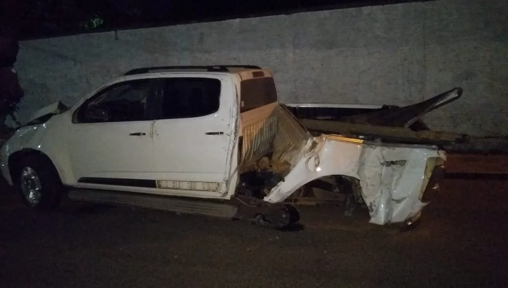 Carroceria da S10 ficou destruída