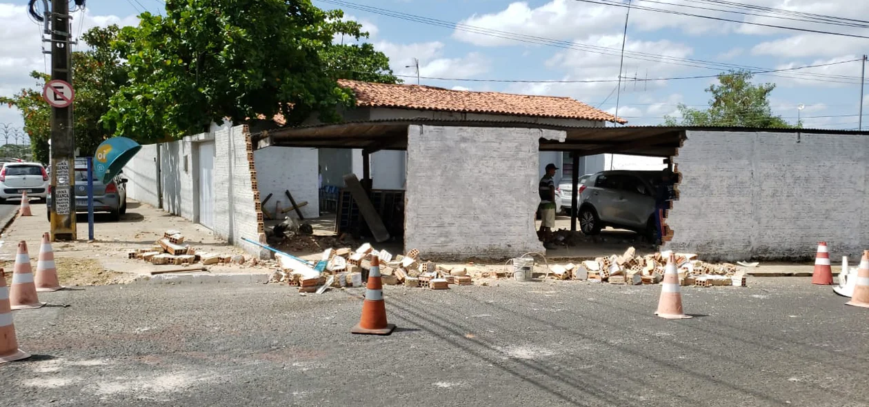 Muro da Depre começou a ser reconstruído