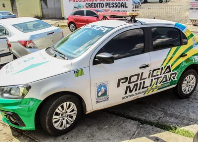 Viatura da PM na Central de Flagrantes