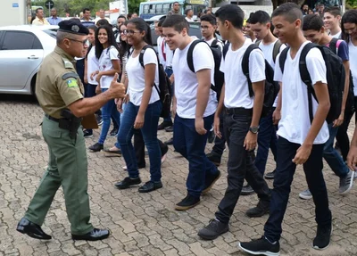 Cabo F. Araújo era instrutor no Colégio da Polícia Militar