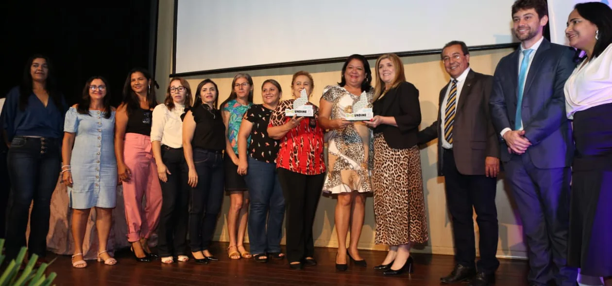 Altos recebe prêmio da Undime-PI pelo desenvolvimento da Educação municipal 
