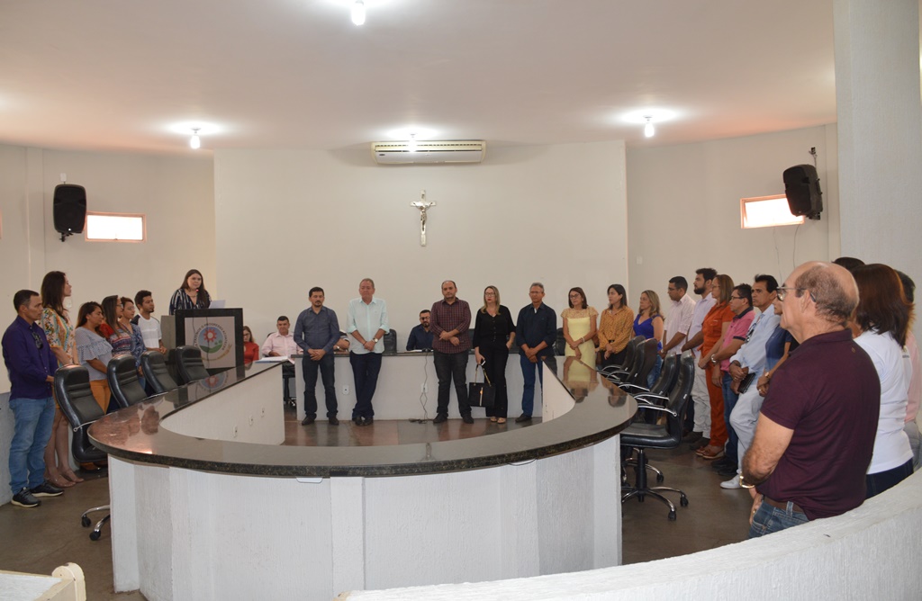 Padre Walmir dá posse aos novos conselheiros da Saúde