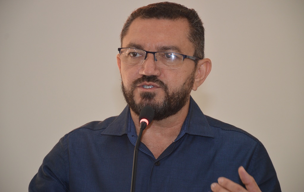 Padre Walmir lembra que já trabalha com todos os conselhos