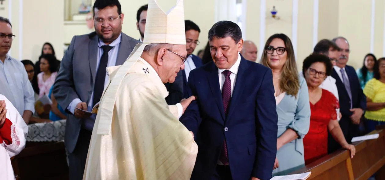 Arcebispo Dom Jacinto Brito e o Governador do estado 