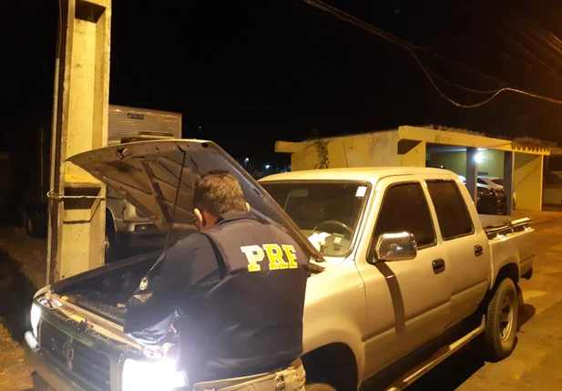 Hillux com documentação falsificada