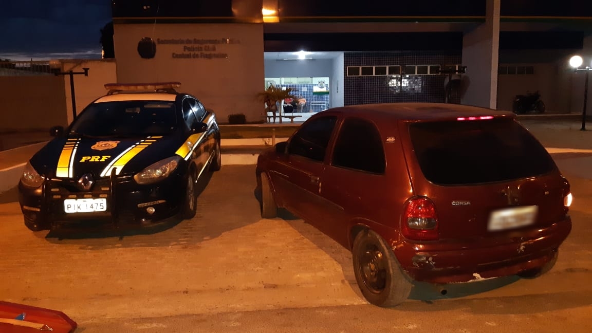 Veículo Corsa roubado foi recuperado