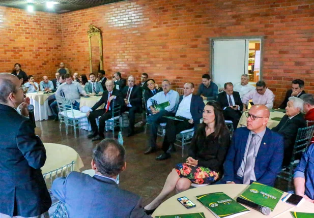 Bancada federal do Piauí discute terras em litígio com o Ceará