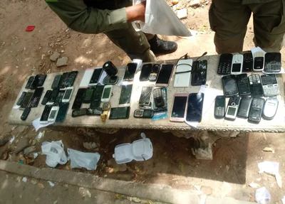 Celulares apreendidos na operação Outubro Seguro