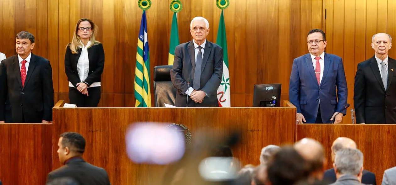 Alepi faz homenagem aos 30 anos da Constituição