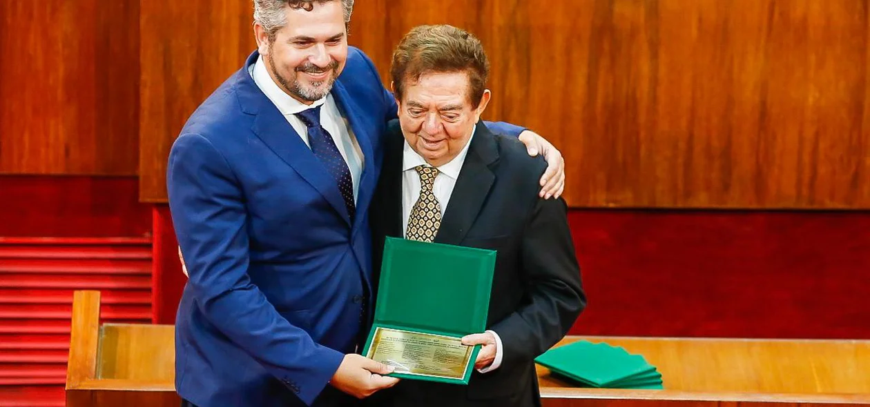 Pablo Santos entrega homenagem ao pai, Warton Santos