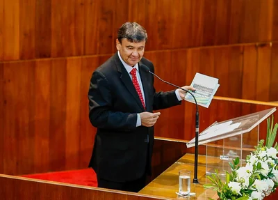Wellington Dias discursa durante solenidade na Alepi