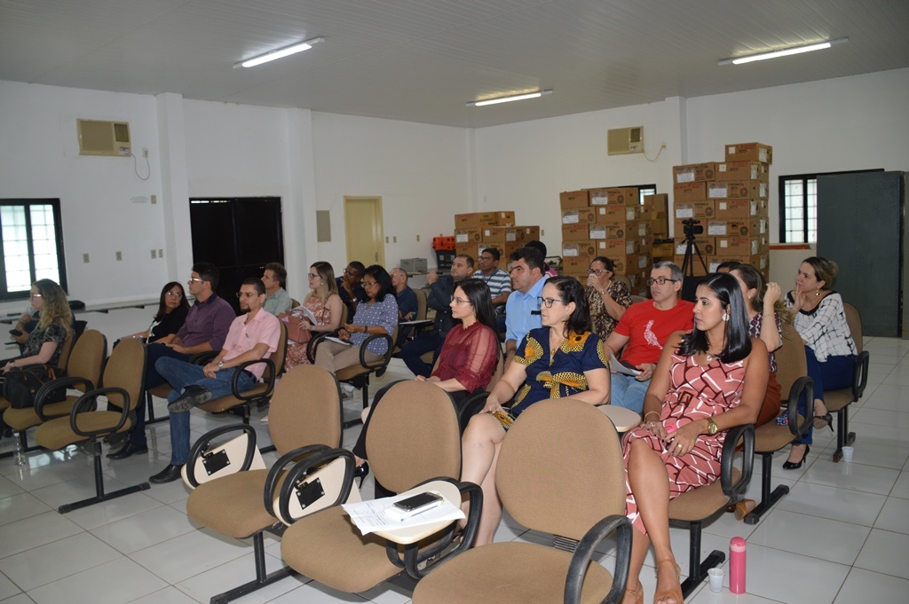 Chefes de cartórios participam de seminário em Picos