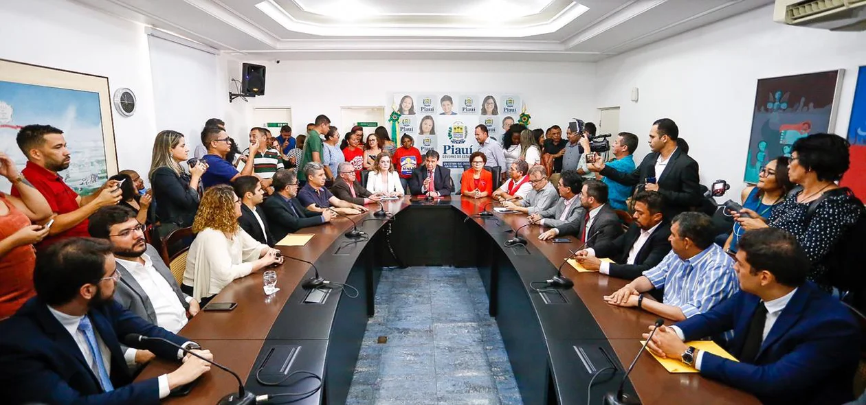 Wellington Dias recebe Gleisi Hoffmann no Palácio de Karnak