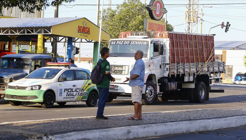 Acidente próximo a lanchonete Diuturno 