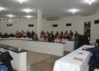 Sessão solene em homenagem aos fisioterapeutas