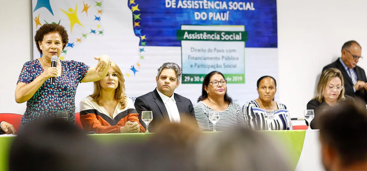 Governadora em exercício Regina Sousa, no Congresso de Assistência Social do Piauí