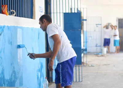 Detentos trabalham na reforma da Penitenciária Mista de Parnaíba