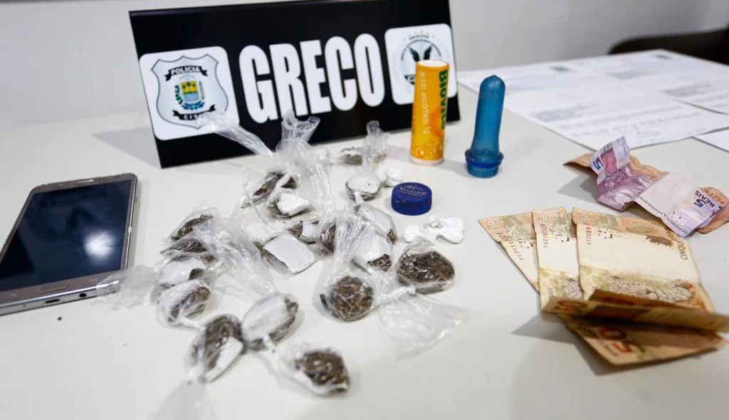 Droga apreendida pelo Greco