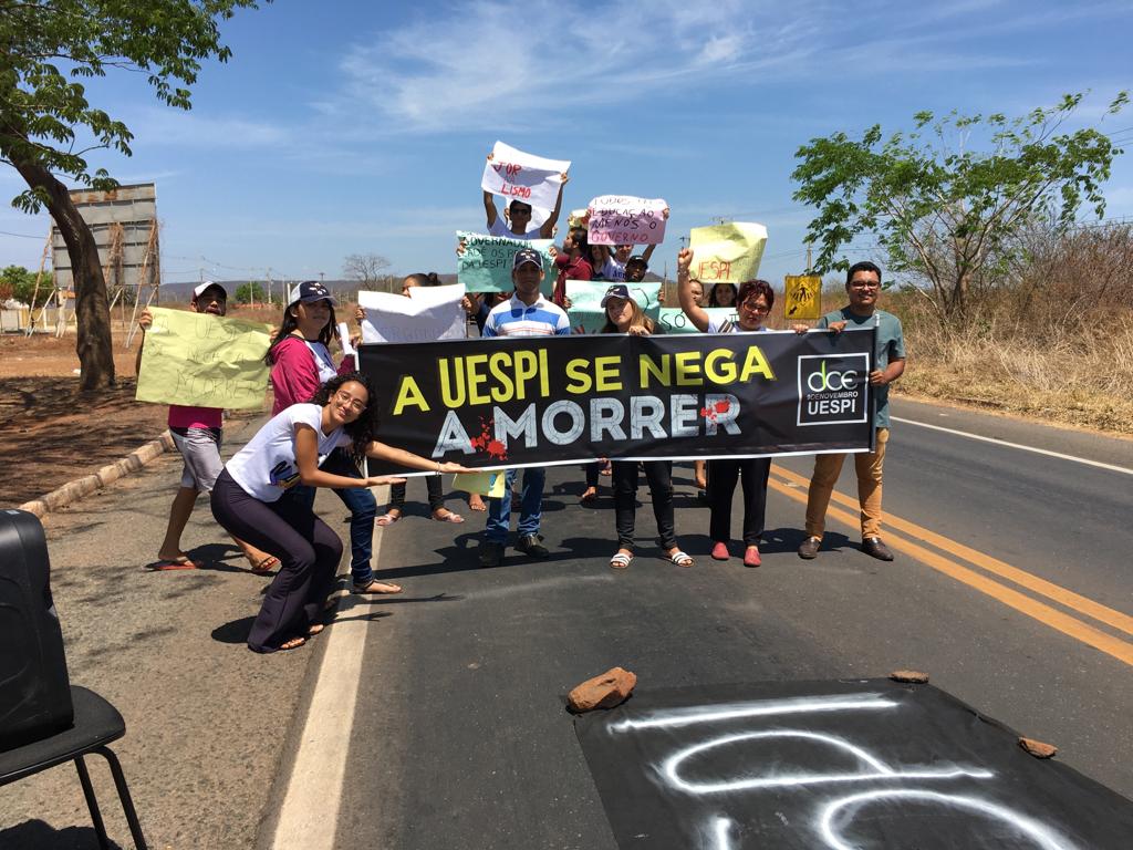 Manifestação de alunos da Uespi de Picos
