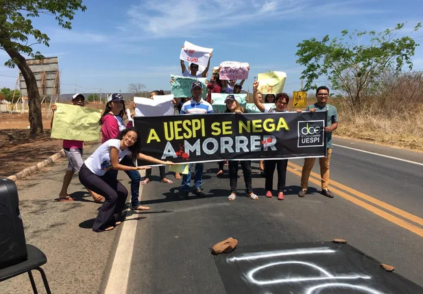 Manifestação de alunos da Uespi de Picos