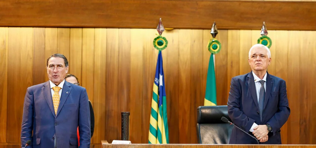 Ministro Paulo Dias de Moura Ribeiro ao lado de Themístocles Filho