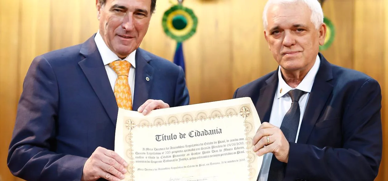 Themístocles Filho entrega título de cidadania ao ministro Paulo Dias de Moura Ribeiro 