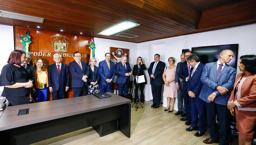 Tribunal de Justiça do Piauí homenageia Ministro Paulo Dias 