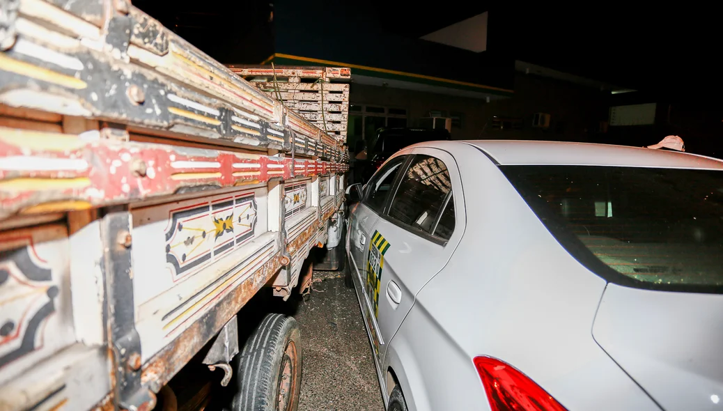Acidente aconteceu ao lado da central de flagrantes 