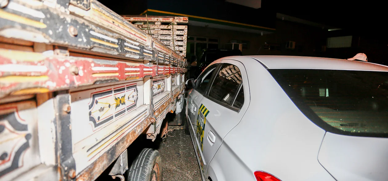 Acidente aconteceu ao lado da central de flagrantes 
