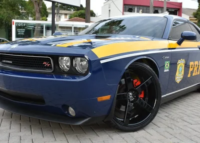 Veículo Dodge Challenger RT avaliado em mais de R$ 240 mil