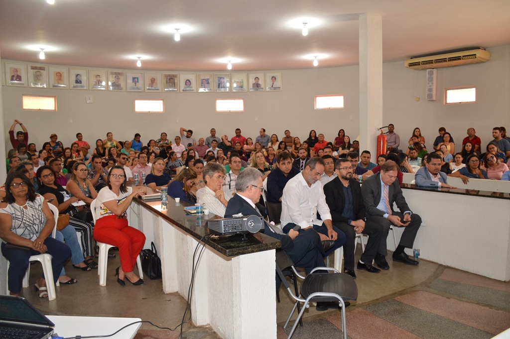 Prefeitos participam da abertura do encontro