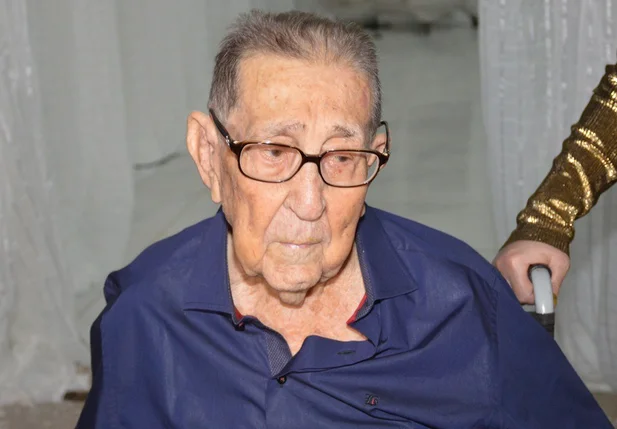 Professor Inácio Baldoíno de Barros na abertura do SaliVag