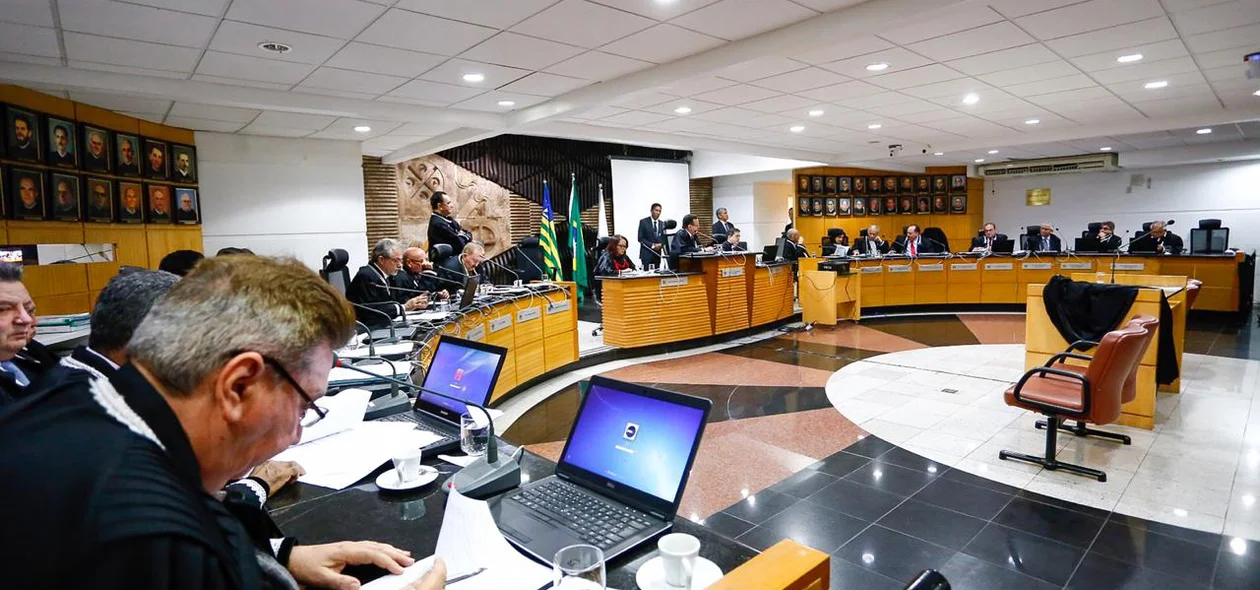 Sessão no TJ