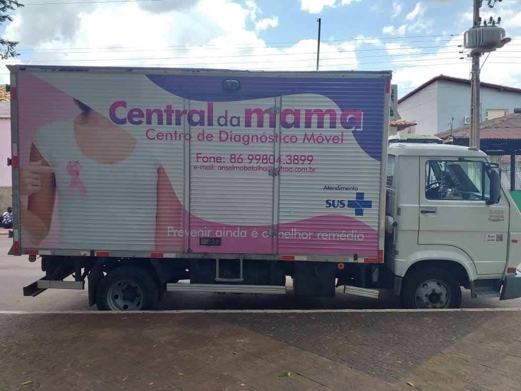 Caminhão de mamografia inicia exames em Esperantina