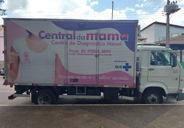 Caminhão de mamografia inicia exames em Esperantina