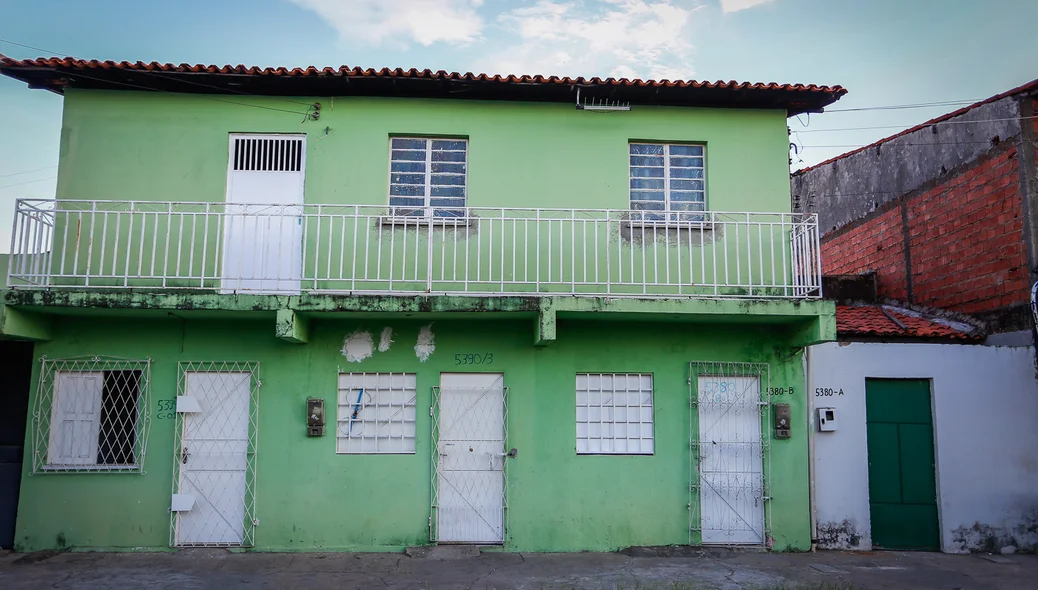 Moradores da rua Jornalista Lívio Lopes 