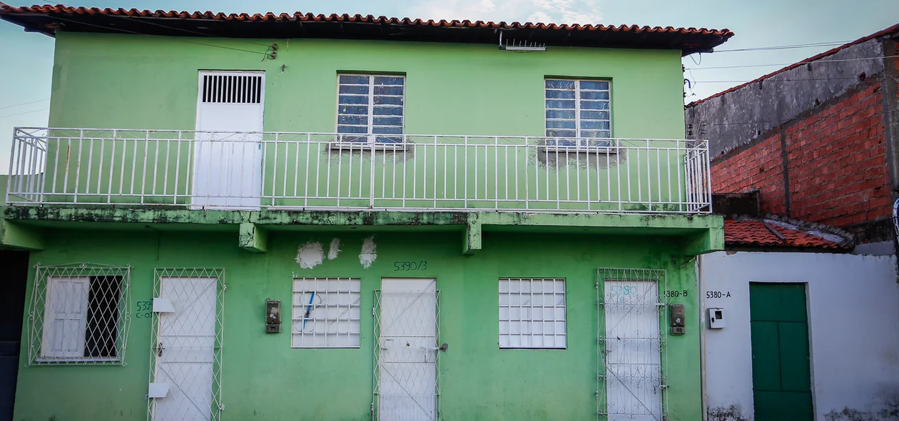 Moradores da rua Jornalista Lívio Lopes 