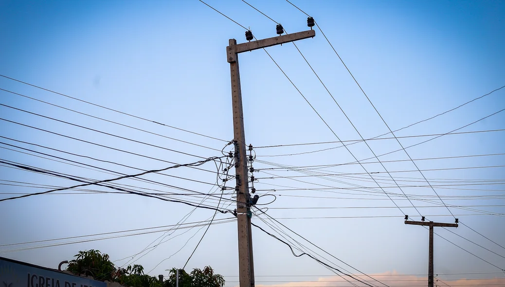 Poste de energia elétrica