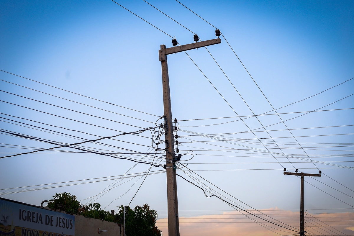 Poste de energia elétrica