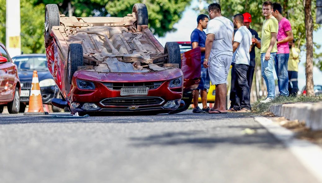 Acidente em avenida de Teresina 