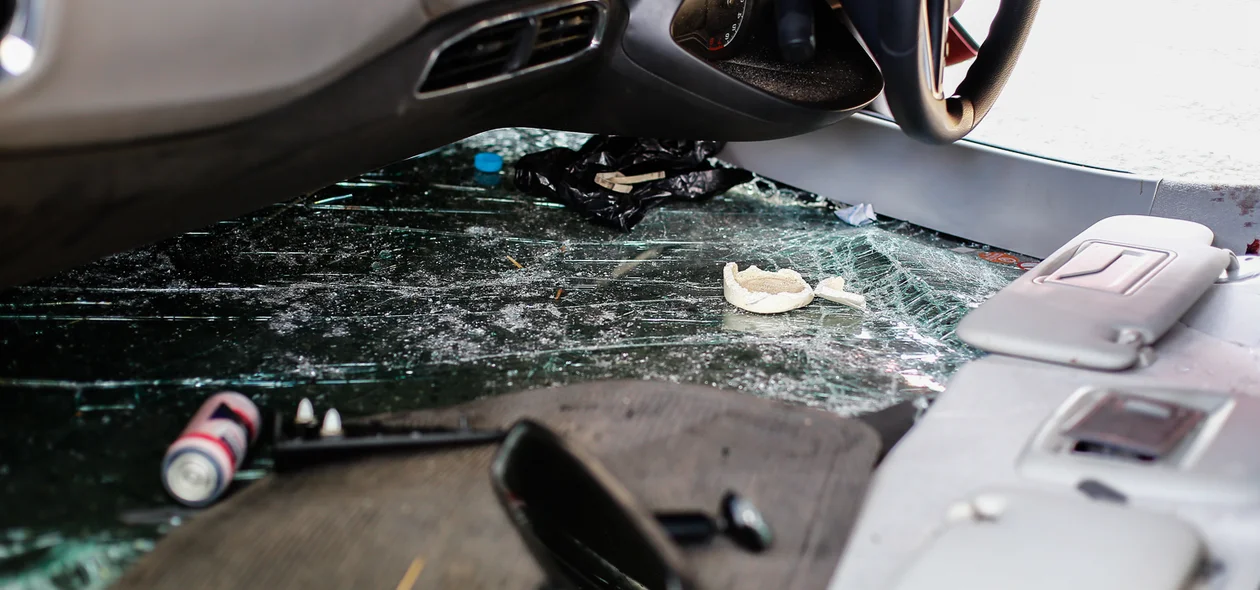 Para-brisa ficou destruído 