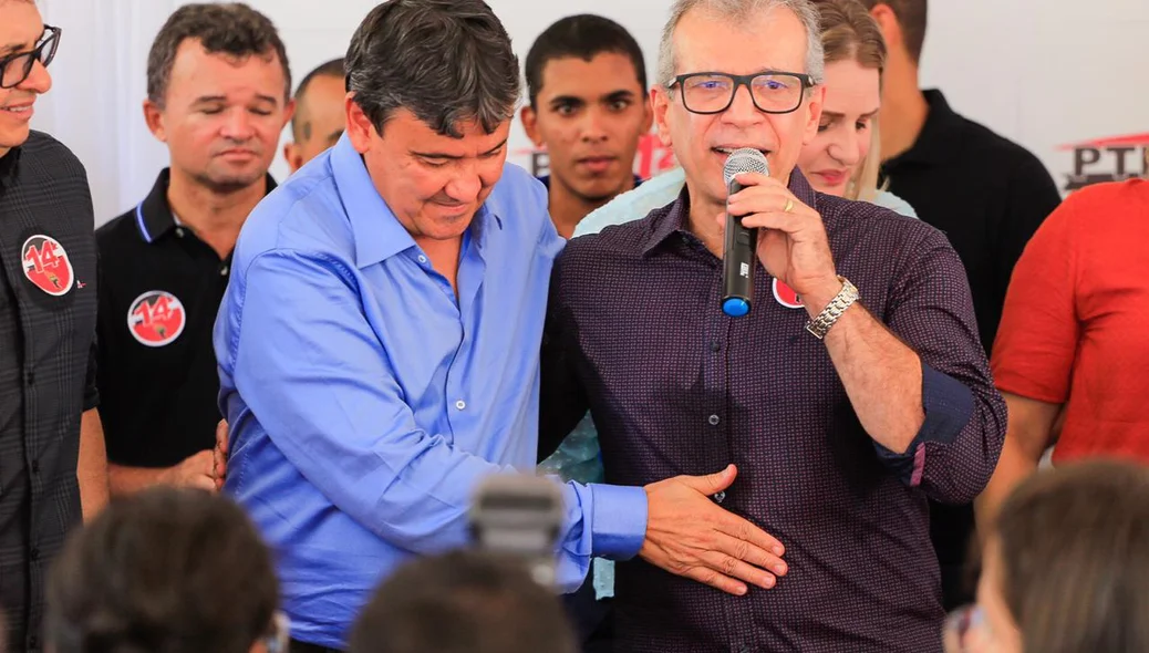 João Vicente Claudino ao lado do governador Wellington Dias