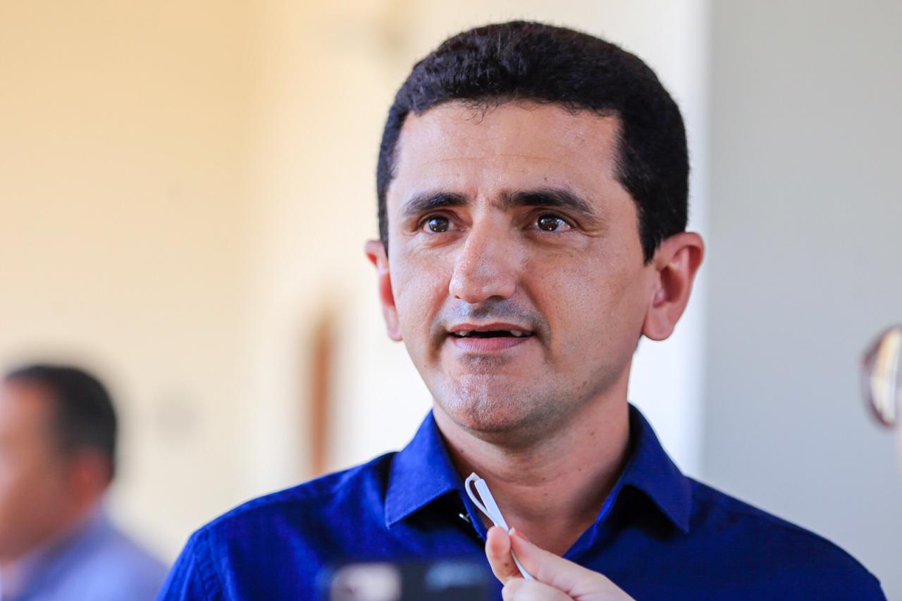 Prefeito de Floresta do Piauí, Amilton Rodrigues de Sousa, conhecido como Milton 