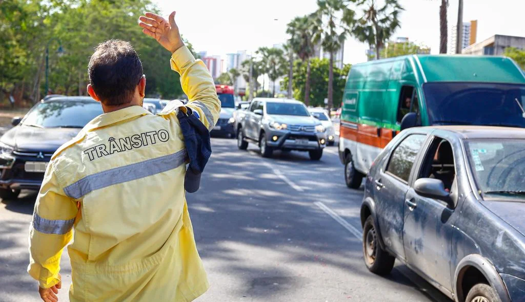 Strans controla o trânsito na Avenida Marechal Castelo Branco