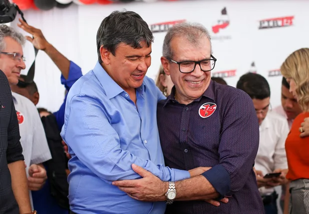 Wellington Dias e João Vicente Claudino em evento do PTB