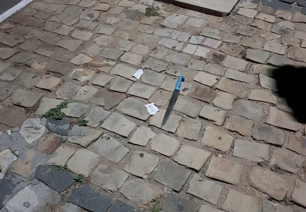 Faca utilizada no crime