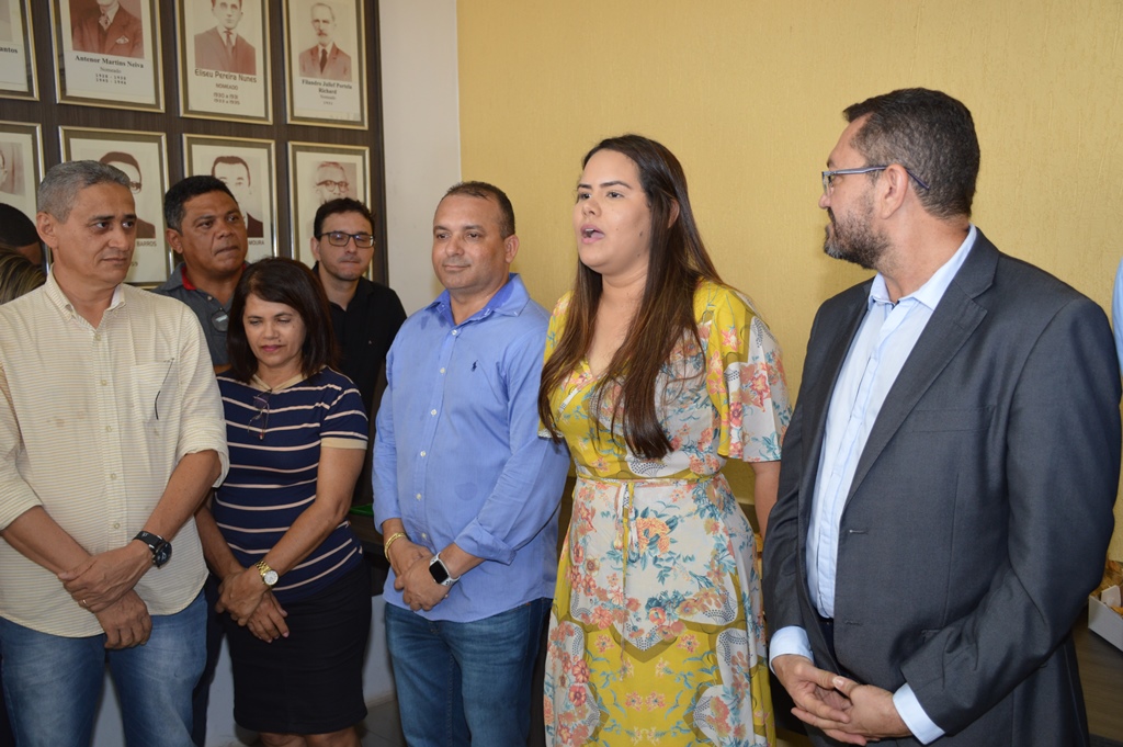 Sara Carvalho agradece ao prefeito Padre Walmir